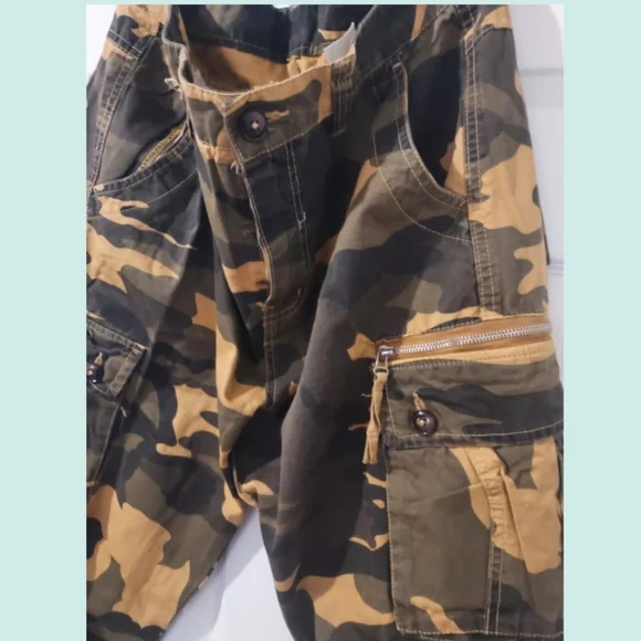 END 30-APR | Camouflage Cargo Men Pants - Picture 2 of 7